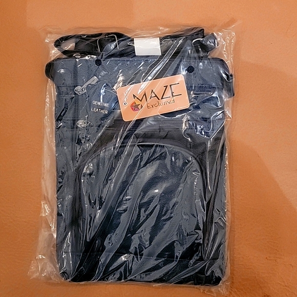 Purse - Picture 1 of 1